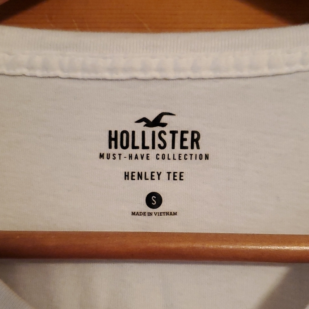 Hollister Tee - Picture 3 of 3